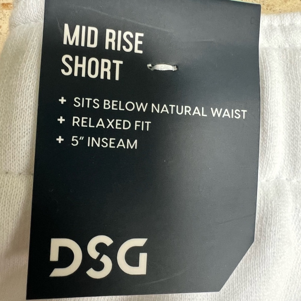 DSG Women's Shorts Boyfriend Oversized Fleece Shorts White 2XL Relaxed Fit 5" - Picture 5 of 6